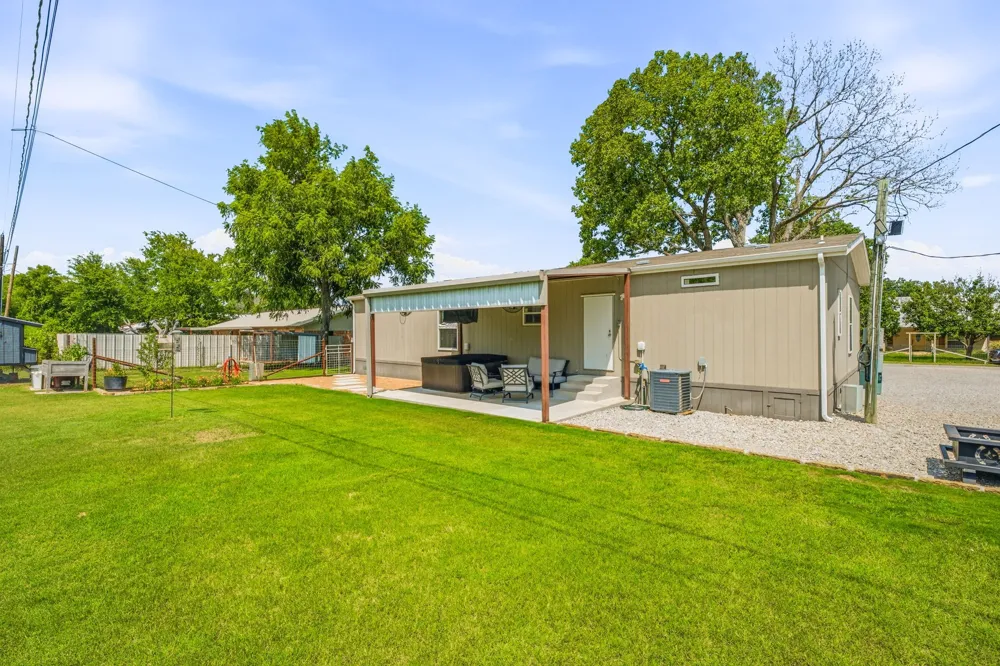 936 Apache Drive De Leon, TX 76444