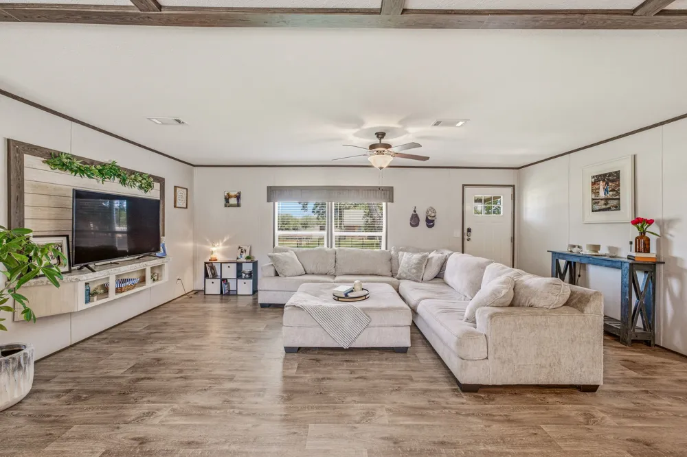 936 Apache Drive De Leon, TX 76444