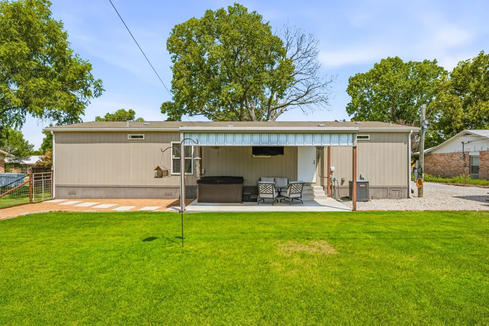 936 Apache Drive De Leon, TX 76444