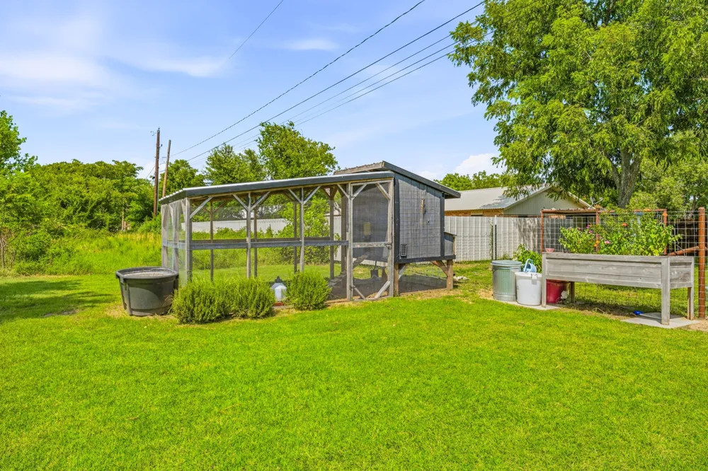936 Apache Drive De Leon, TX 76444