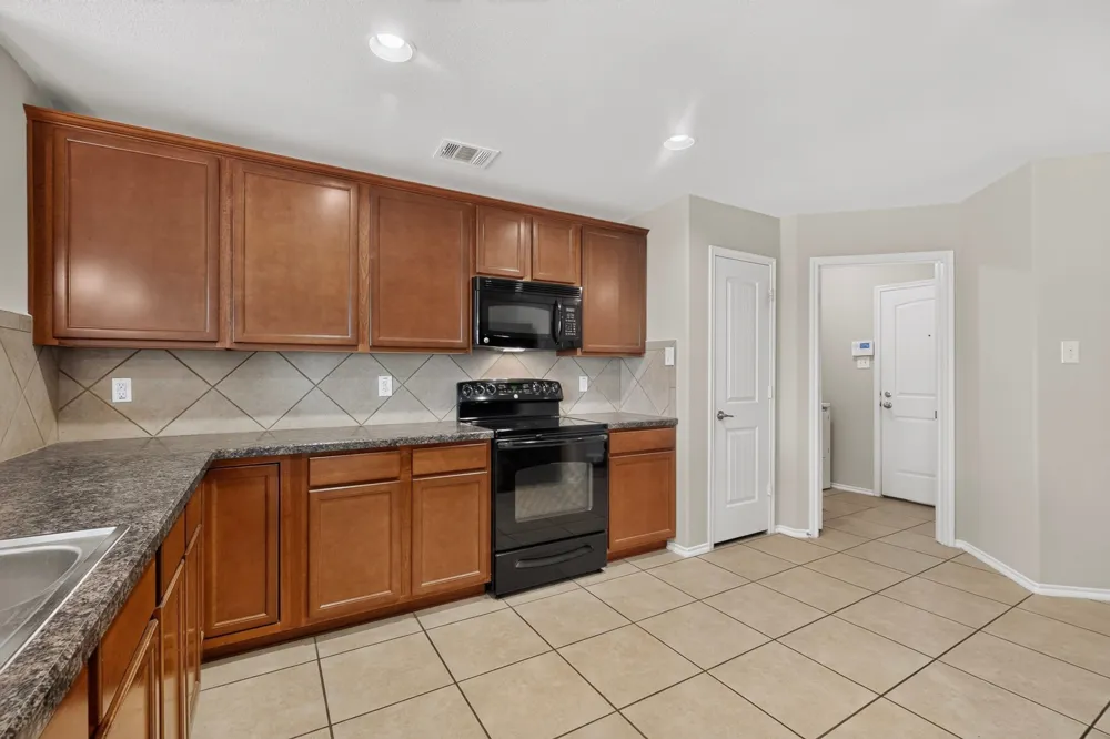 2011 Samantha Lane Heartland, TX 75126