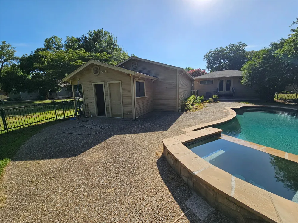 726 S Lindsay Street Gainesville, TX 76240