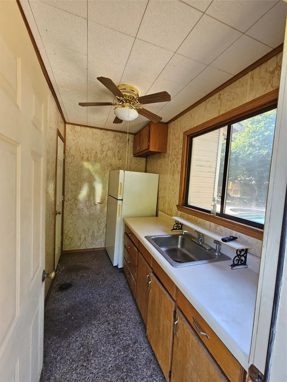 726 S Lindsay Street Gainesville, TX 76240