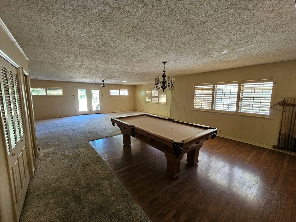 726 S Lindsay Street Gainesville, TX 76240