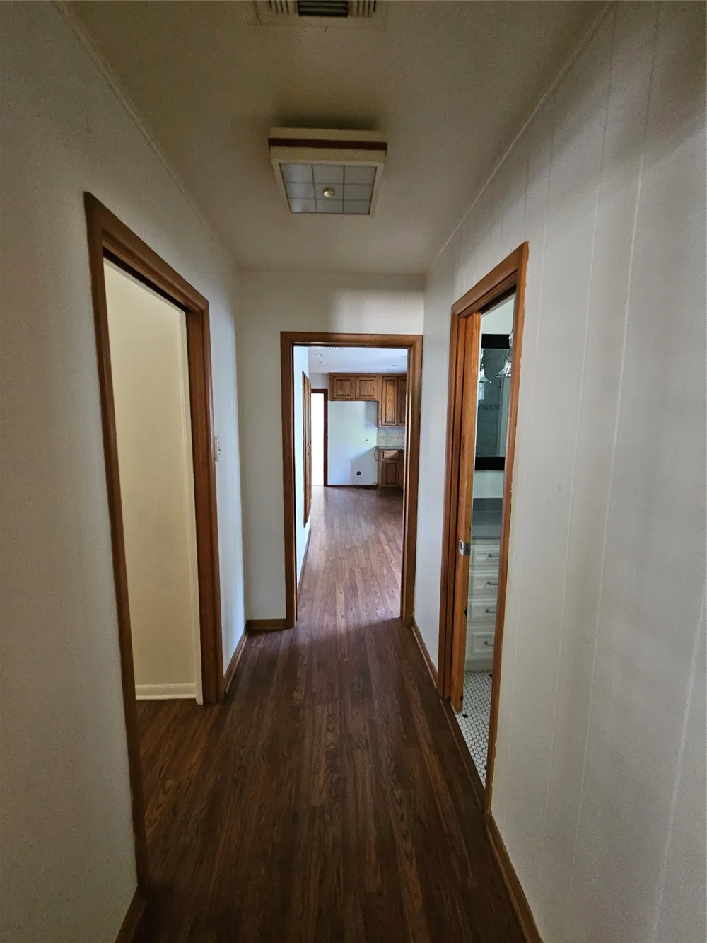 726 S Lindsay Street Gainesville, TX 76240