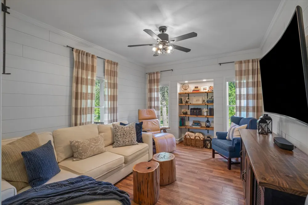 111 VZ County Road 3626 Edgewood, TX 75117
