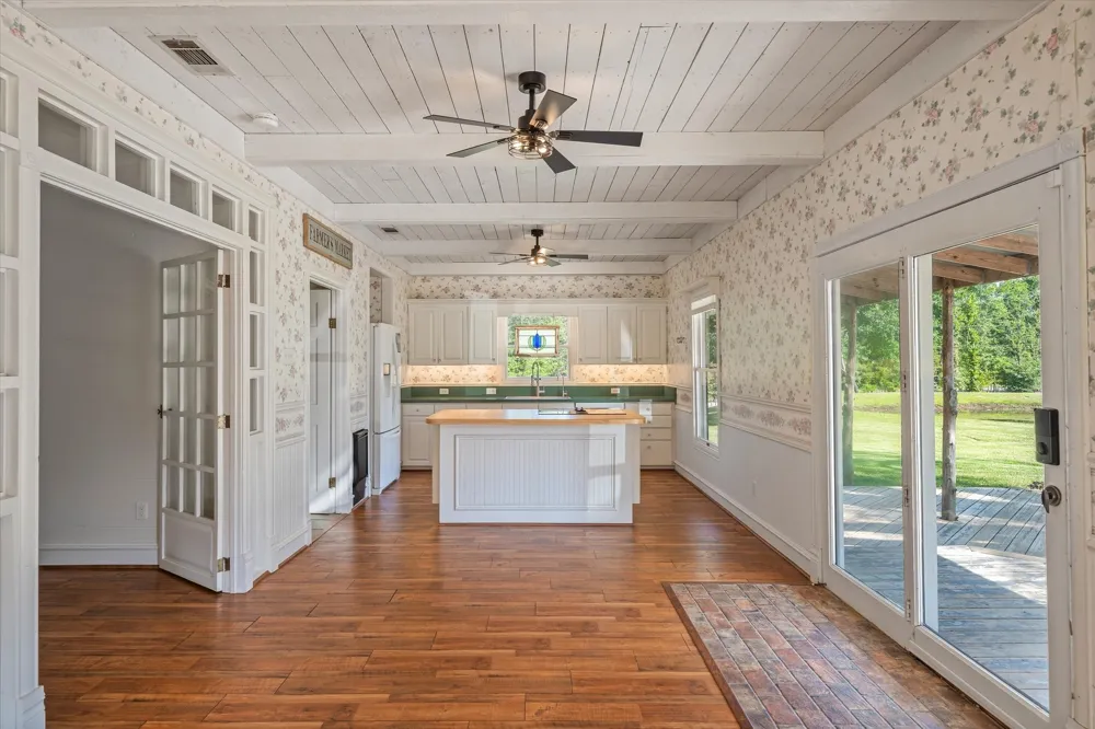 111 VZ County Road 3626 Edgewood, TX 75117