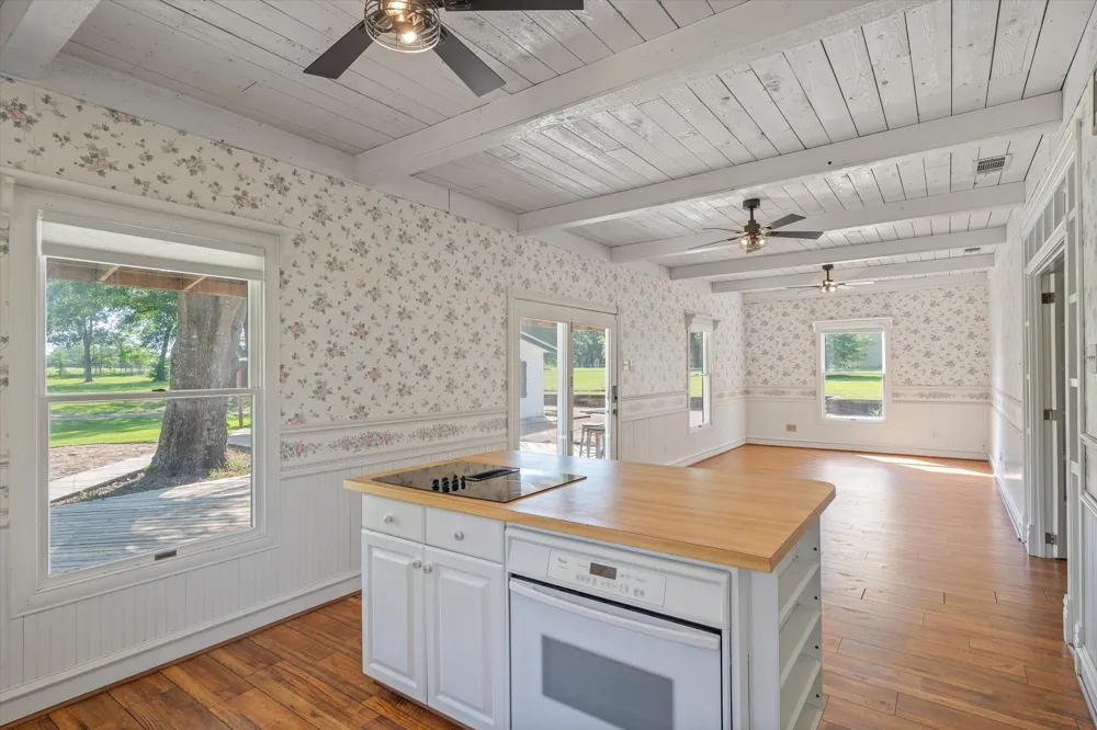 111 VZ County Road 3626 Edgewood, TX 75117