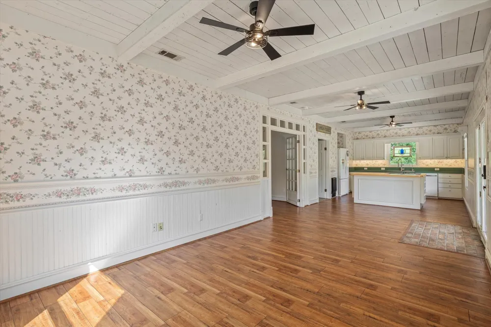 111 VZ County Road 3626 Edgewood, TX 75117
