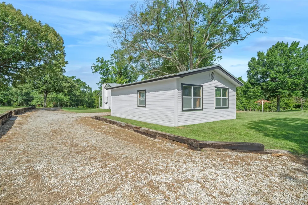 111 VZ County Road 3626 Edgewood, TX 75117
