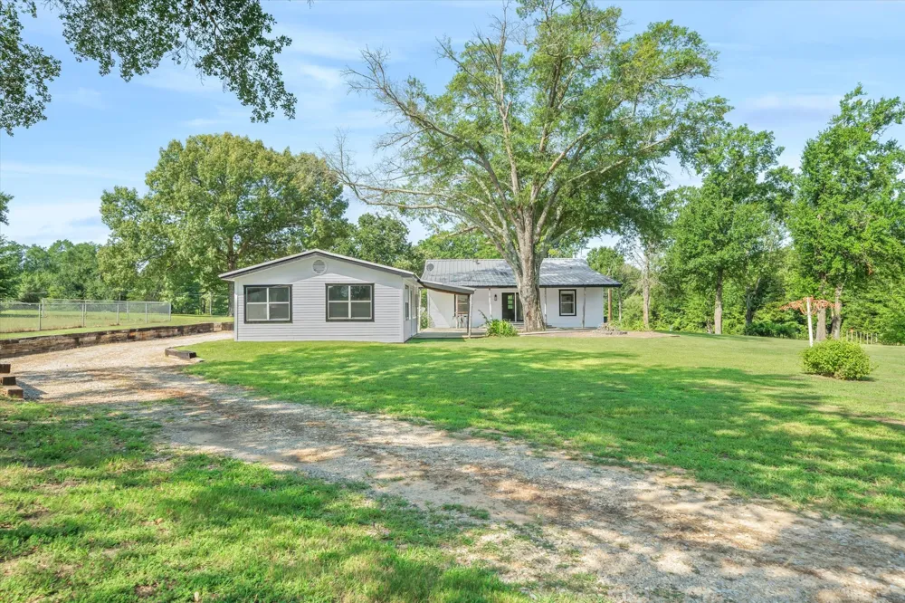 111 VZ County Road 3626 Edgewood, TX 75117