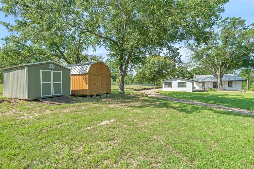 111 VZ County Road 3626 Edgewood, TX 75117