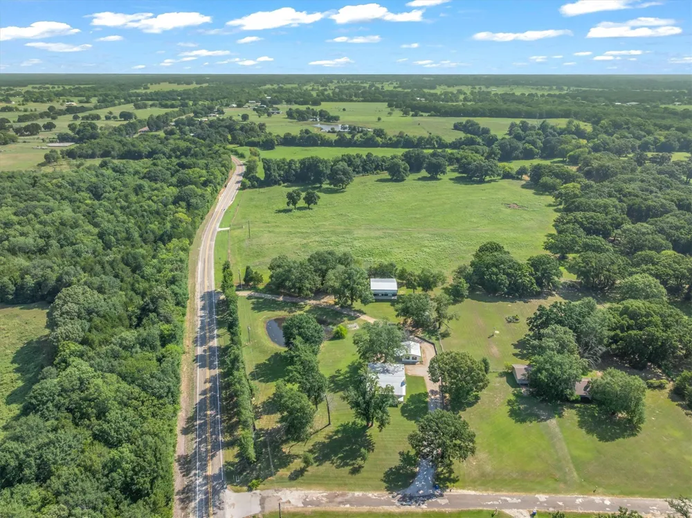 111 VZ County Road 3626 Edgewood, TX 75117