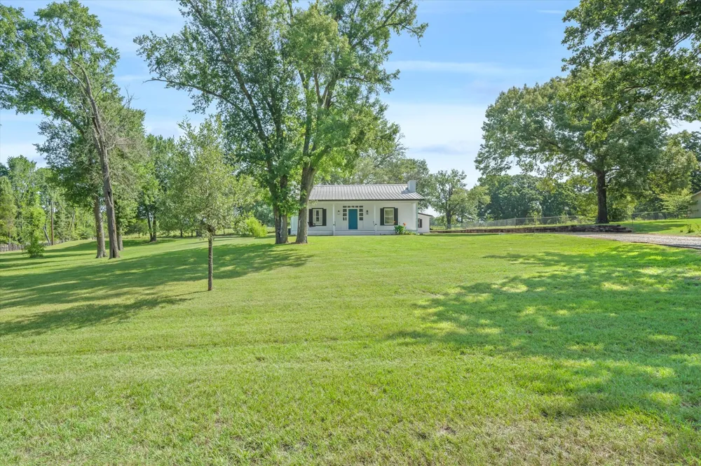 111 VZ County Road 3626 Edgewood, TX 75117