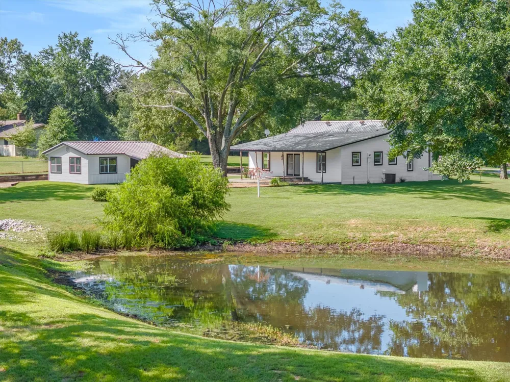 111 VZ County Road 3626 Edgewood, TX 75117