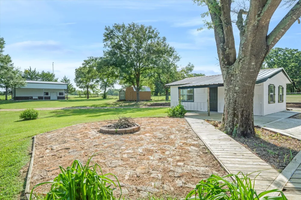 111 VZ County Road 3626 Edgewood, TX 75117