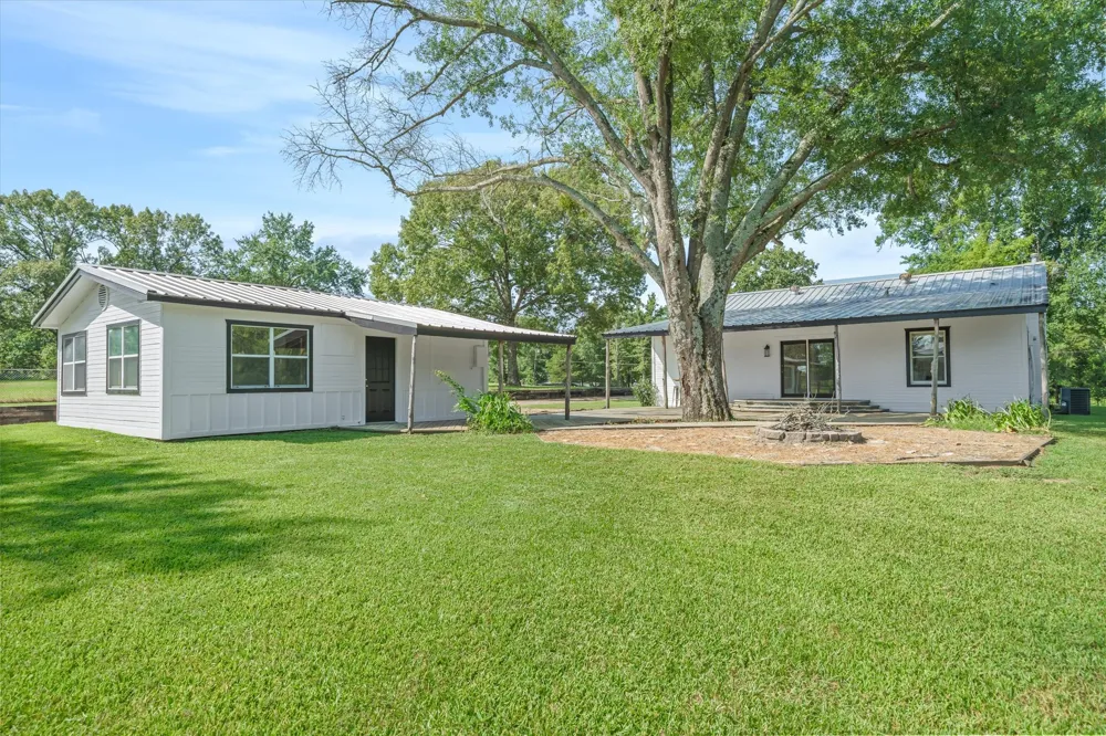 111 VZ County Road 3626 Edgewood, TX 75117