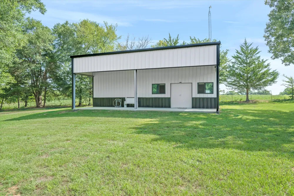 111 VZ County Road 3626 Edgewood, TX 75117