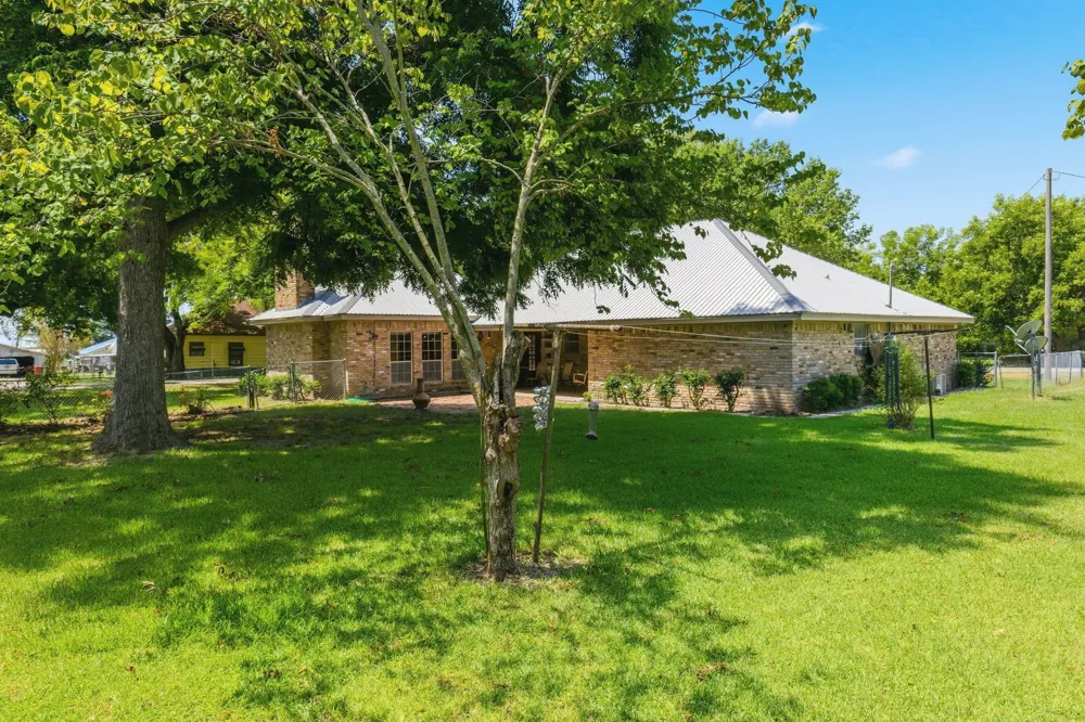 301 Paris Street Pecan Gap, TX 75469