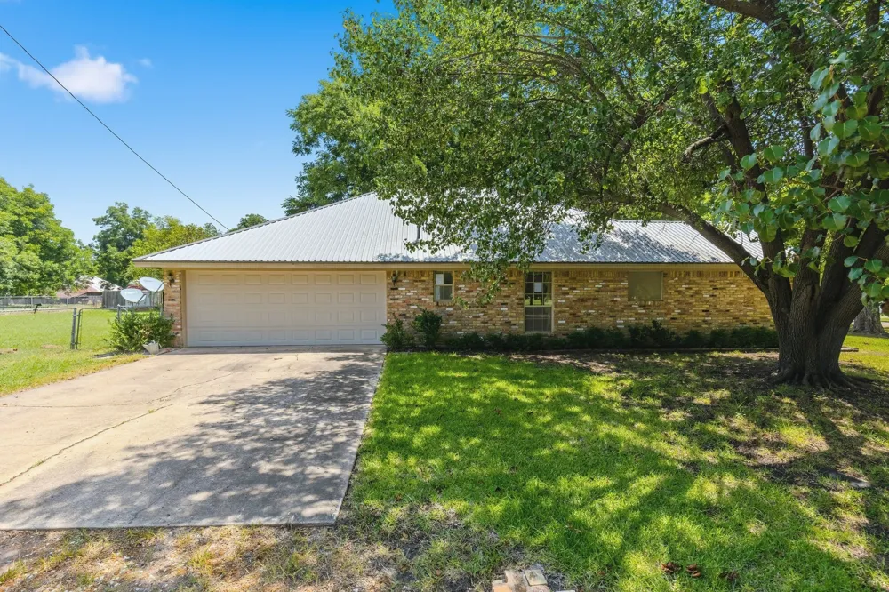 301 Paris Street Pecan Gap, TX 75469