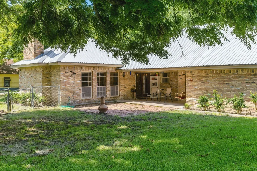 301 Paris Street Pecan Gap, TX 75469