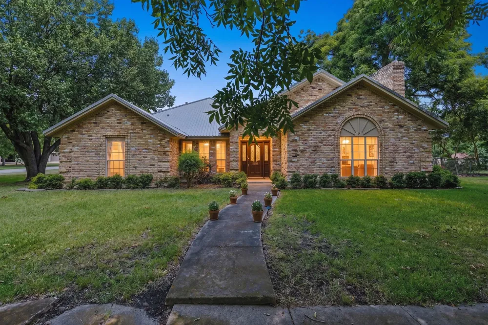 301 Paris Street Pecan Gap, TX 75469