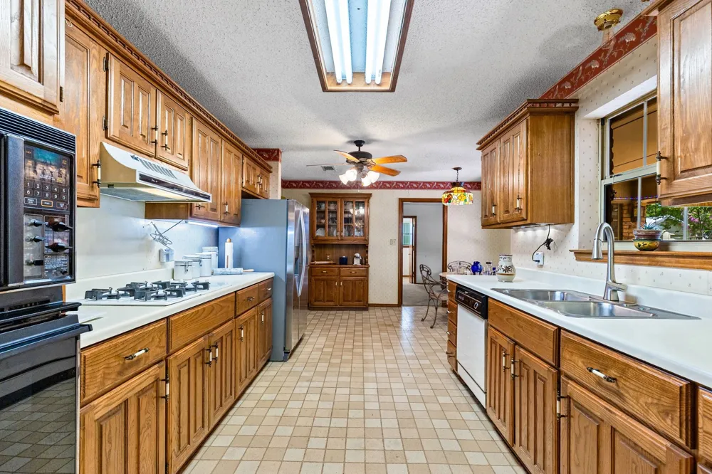 301 Paris Street Pecan Gap, TX 75469
