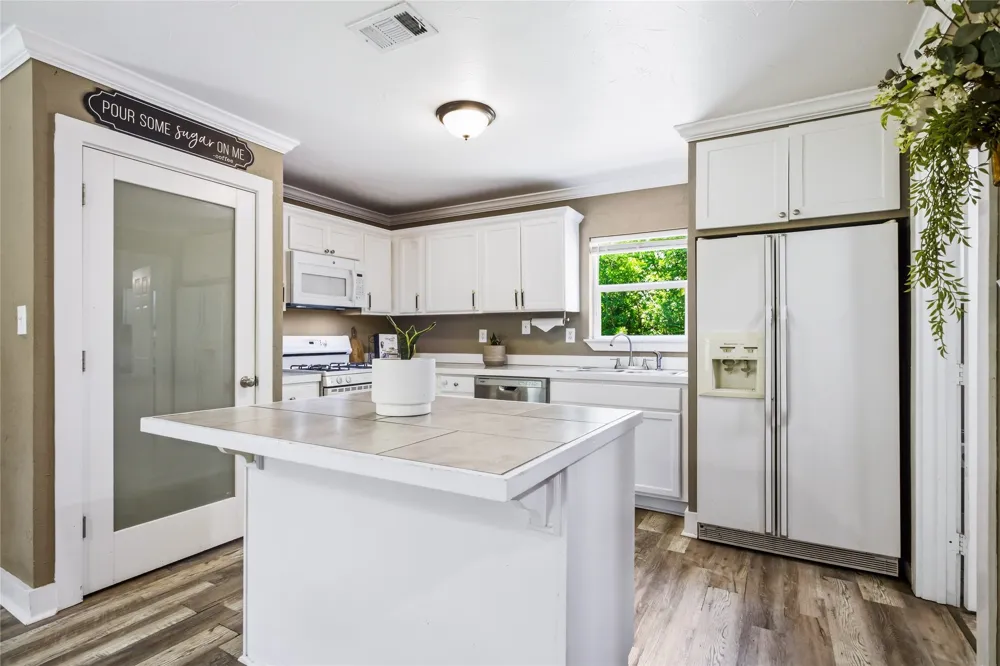 2121 W Bond Street Denison, TX 75020
