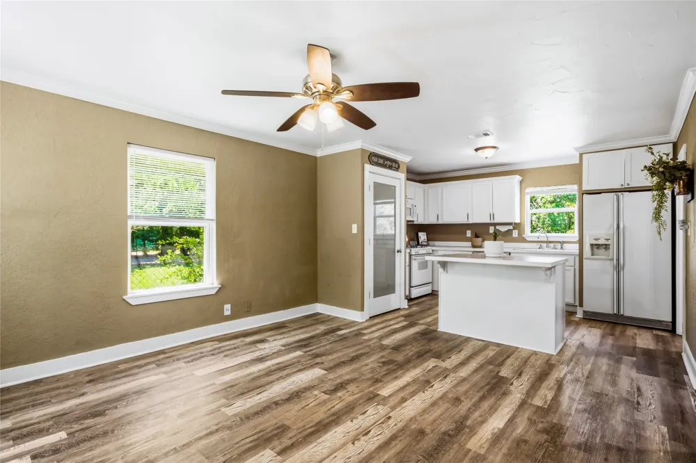 2121 W Bond Street Denison, TX 75020
