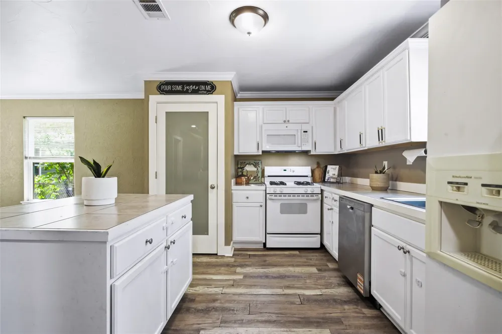 2121 W Bond Street Denison, TX 75020
