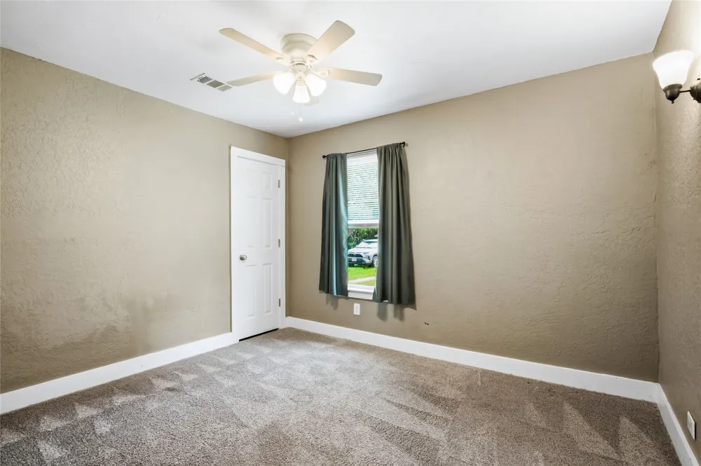2121 W Bond Street Denison, TX 75020