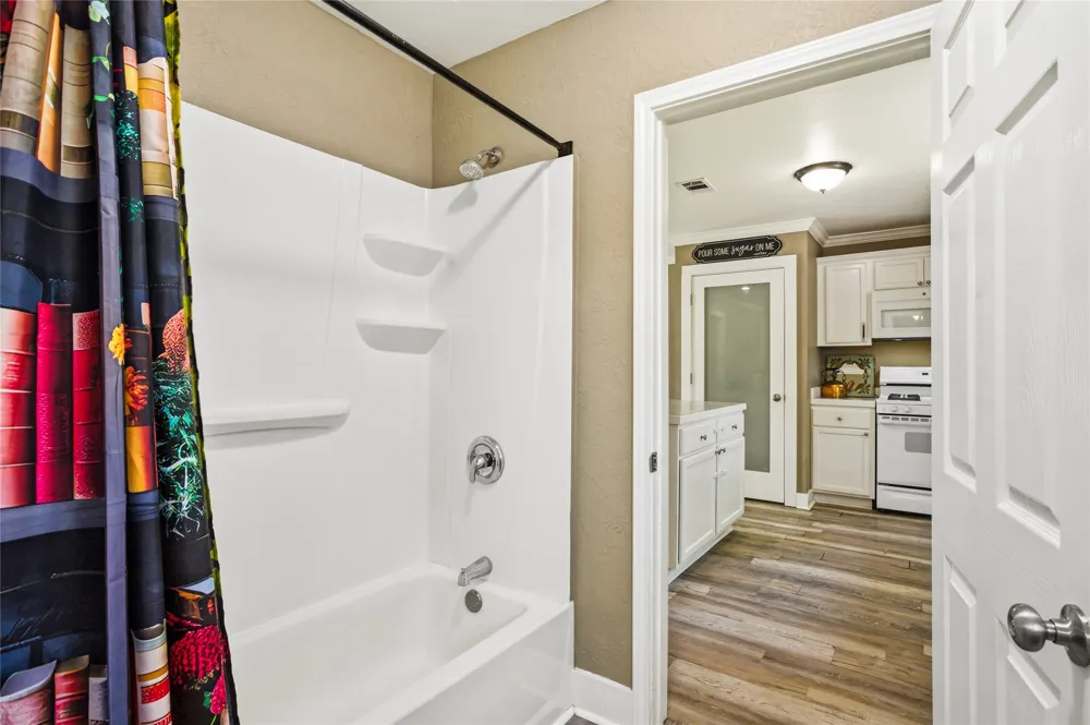 2121 W Bond Street Denison, TX 75020