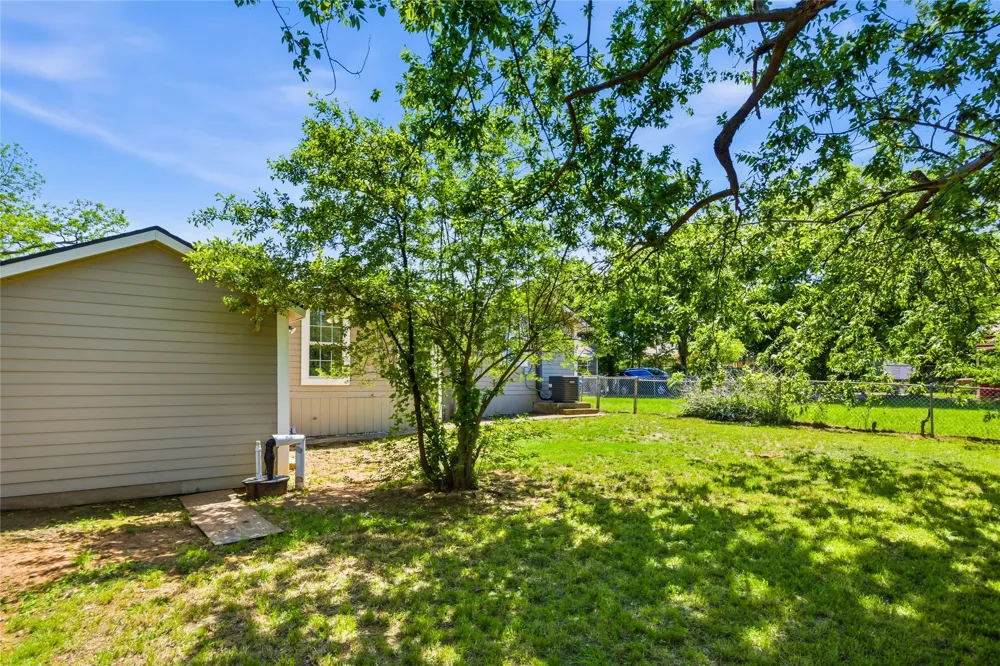 2121 W Bond Street Denison, TX 75020