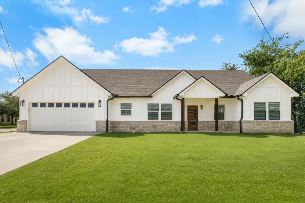 304 E Adams Street Riesel, TX 76682