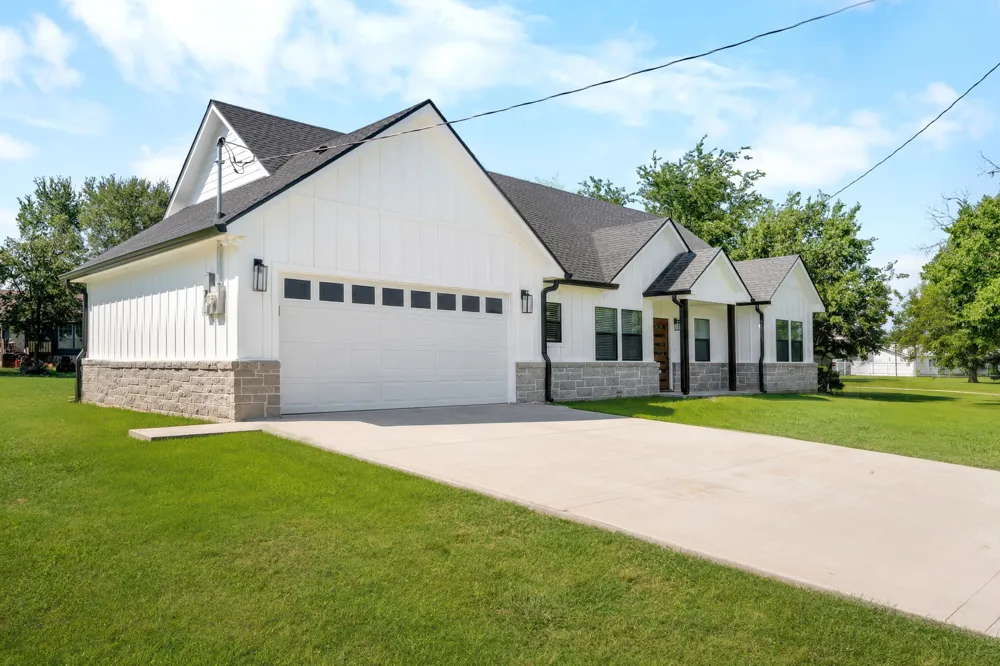 304 E Adams Street Riesel, TX 76682