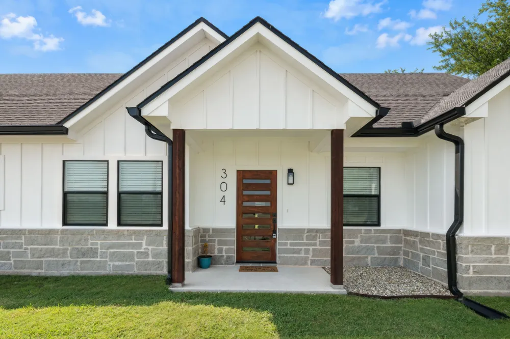 304 E Adams Street Riesel, TX 76682