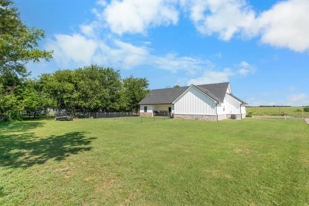 304 E Adams Street Riesel, TX 76682