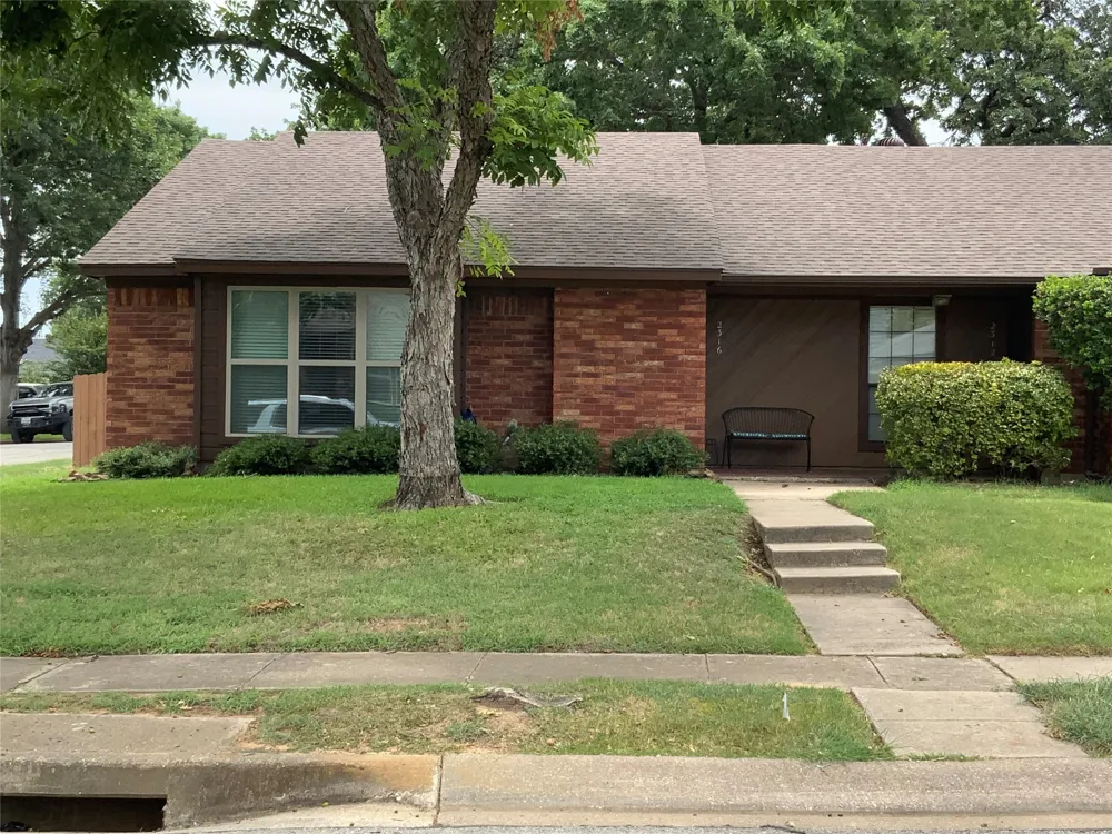 2316 Dalewood Lane Bedford, TX 76022