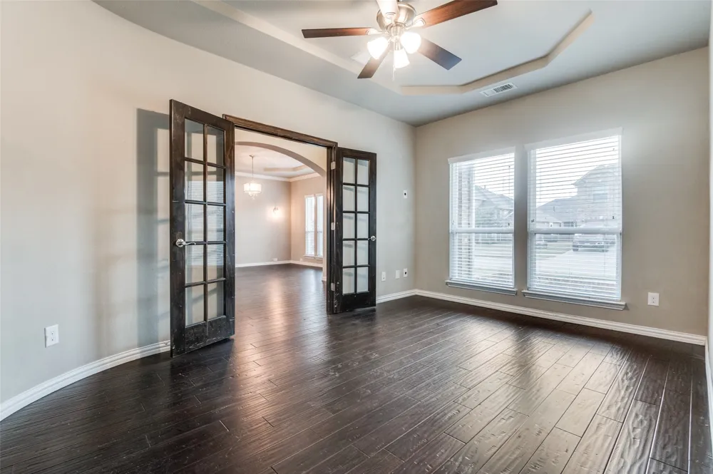 2610 S Anson Road Glenn Heights, TX 75154