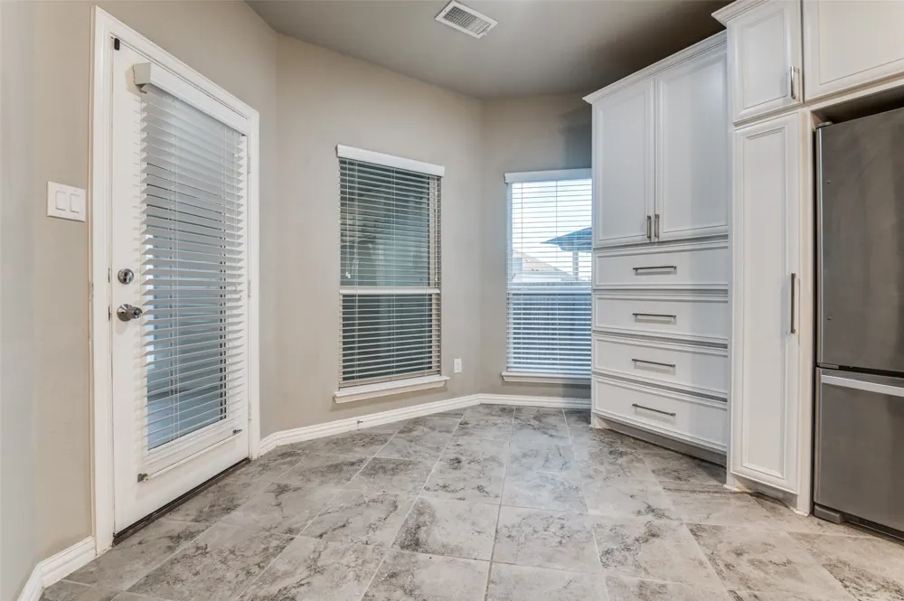 2610 S Anson Road Glenn Heights, TX 75154