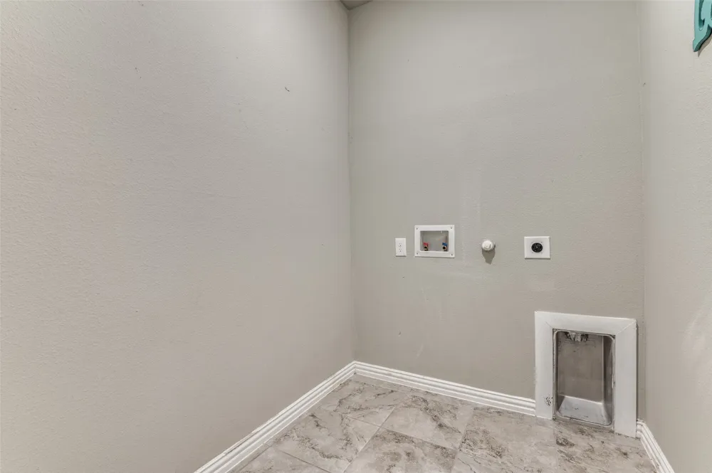 2610 S Anson Road Glenn Heights, TX 75154