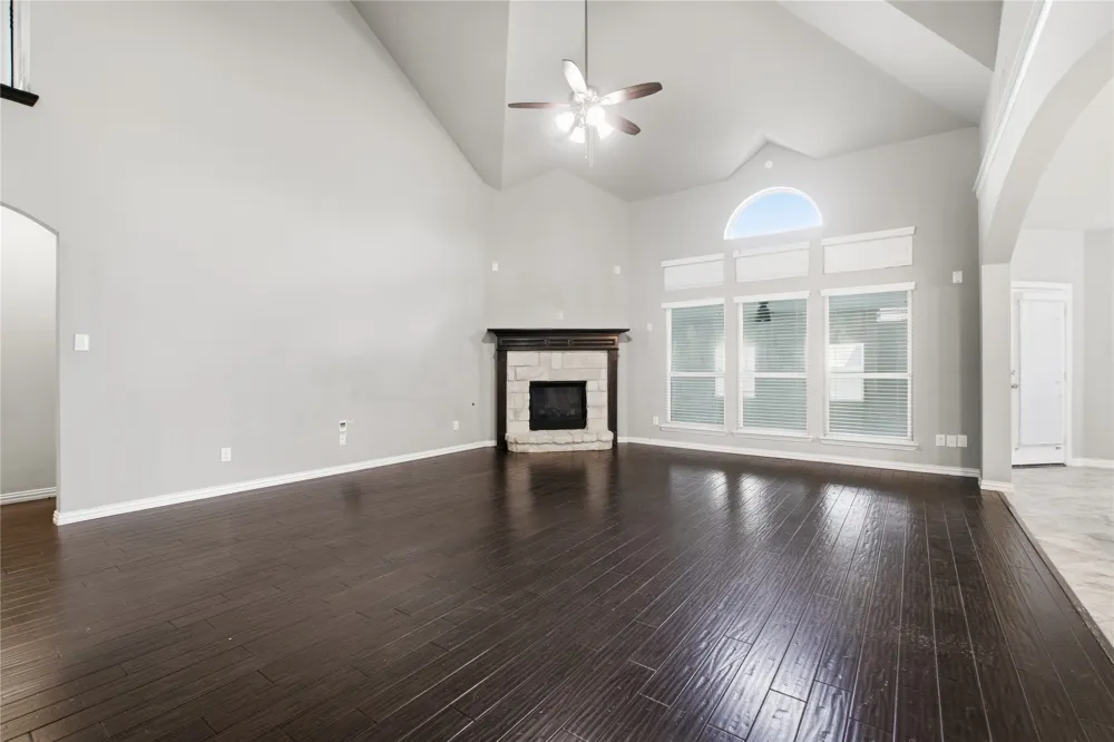 2610 S Anson Road Glenn Heights, TX 75154