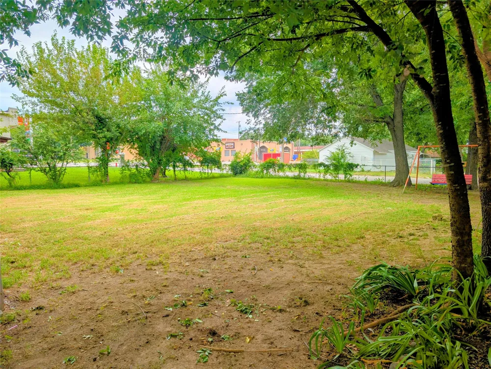1000 Morris Street Gainesville, TX 76240