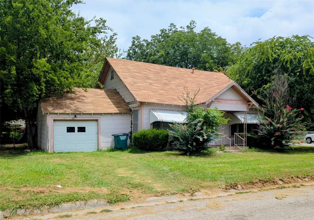 1000 Morris Street Gainesville, TX 76240