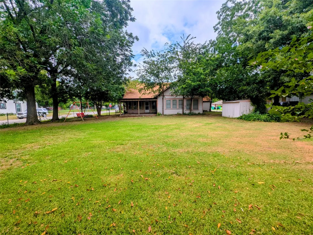 1000 Morris Street Gainesville, TX 76240