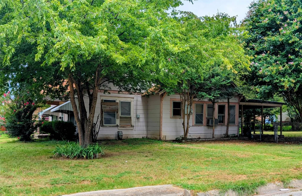 1000 Morris Street Gainesville, TX 76240