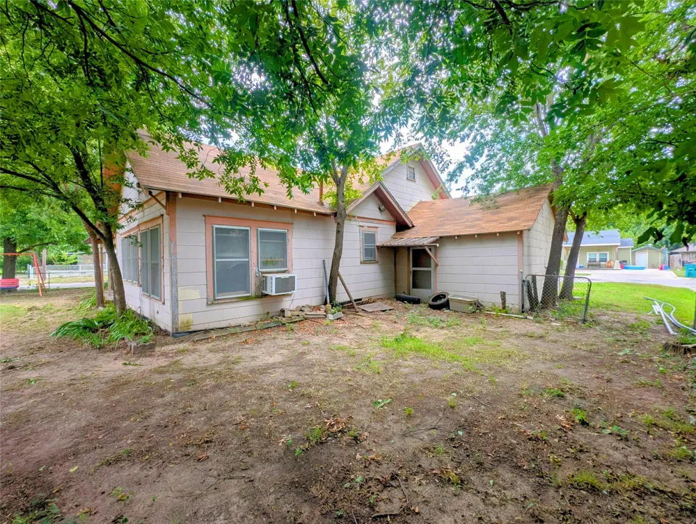 1000 Morris Street Gainesville, TX 76240