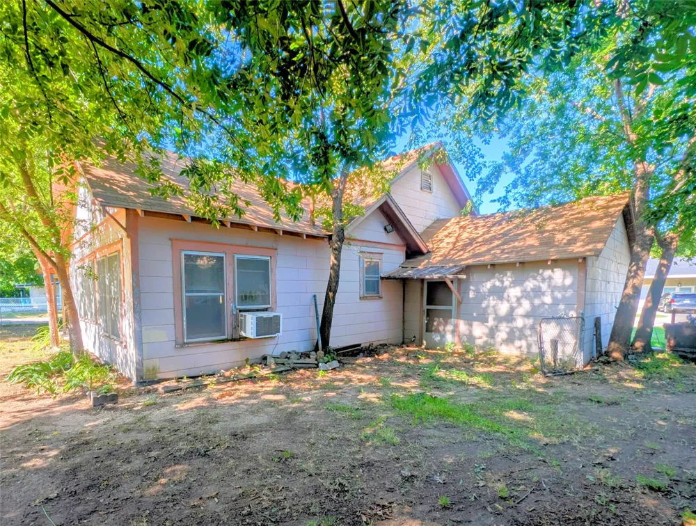 1000 Morris Street Gainesville, TX 76240