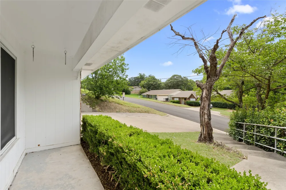 1017 Wedgewood Drive Woodway, TX 76712