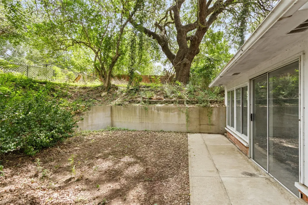 1017 Wedgewood Drive Woodway, TX 76712